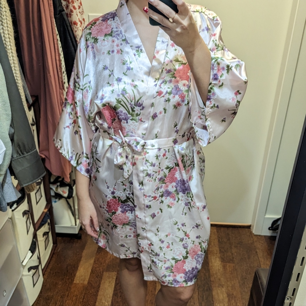 Pink Floral Robe - Picture 2 of 9